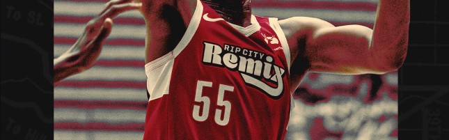 体育入口-13中4+5失误！杨瀚森遭2.11米中锋打爆 连场被碾压斯帅暗示差得远