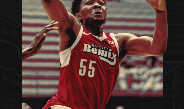 体育入口-13中4+5失误！杨瀚森遭2.11米中锋打爆 连场被碾压斯帅暗示差得远