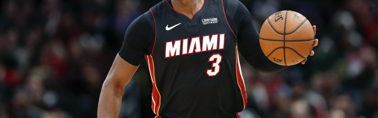 体育入口-2009年的今天：韦德30投17中&amp;罚球15中14 爆砍50分5板5助