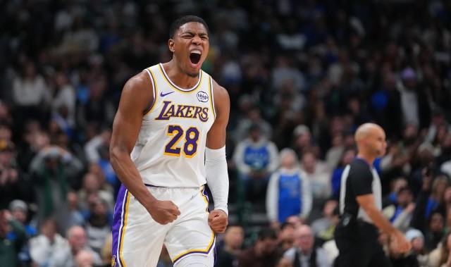 开云体育在线-胜负晴雨表！八村垒本赛季得分15+的比赛 湖人10胜1负