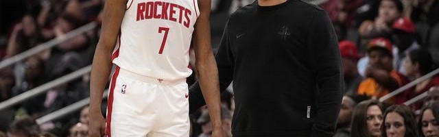 体育入口-NBA火箭111-94大胜尼克斯：杜兰特27分全能发挥