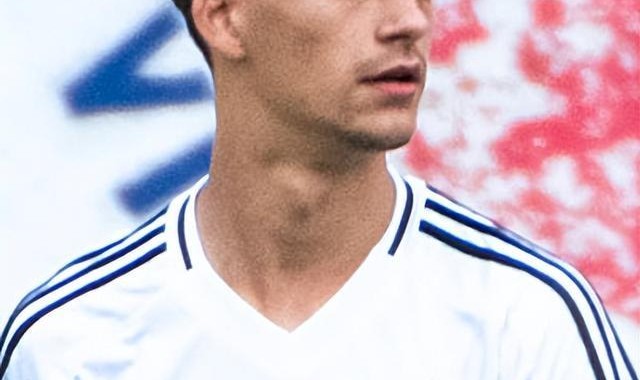 开云直播-姆总伤愈战曼城！皇马大名单连刮4张18岁彩票，底牌有多硬？