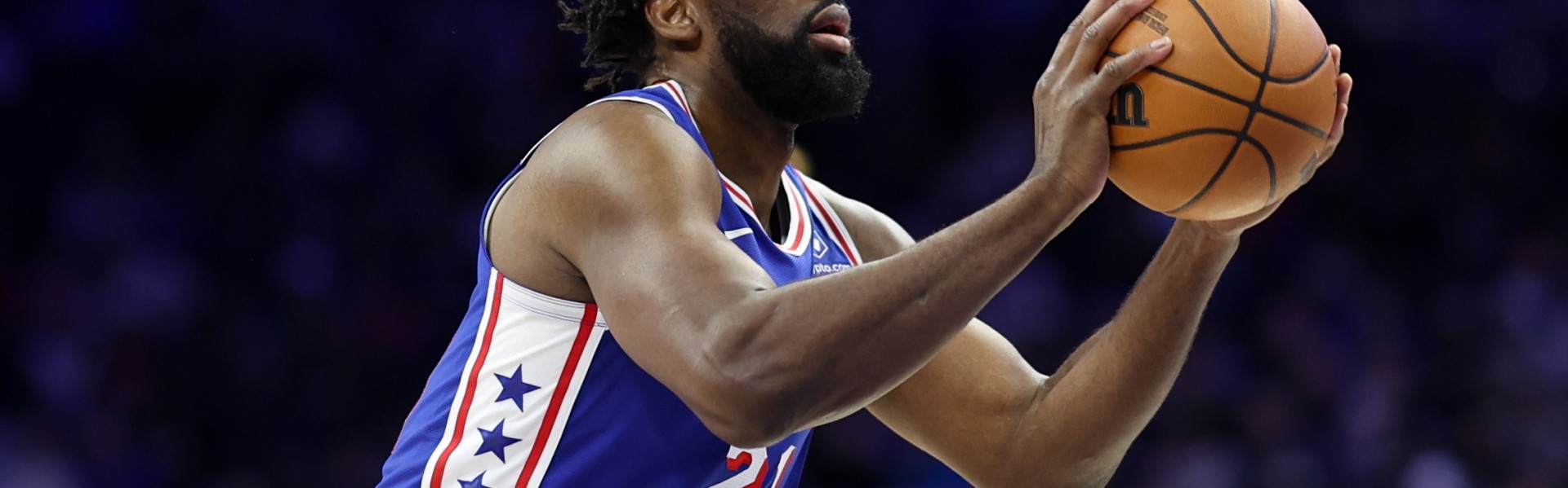 赛事服务-不在状态！恩比德首节7分钟2中1拿到3分出现4失误 正负值-13