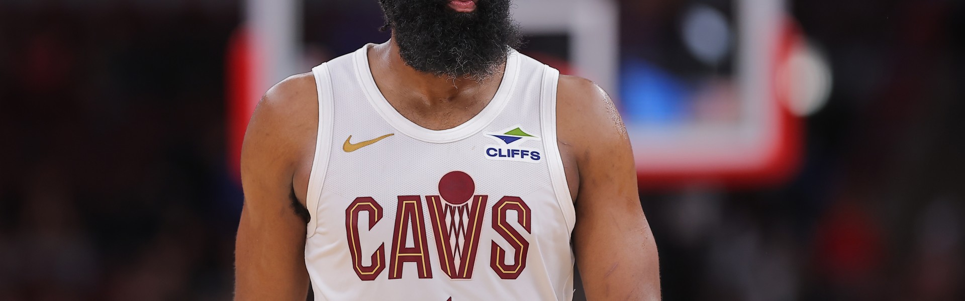 kaiyun体育-豪赌哈登让骑士已无路可退 若未达预期今夏将迎阵容&amp;管理层大换血