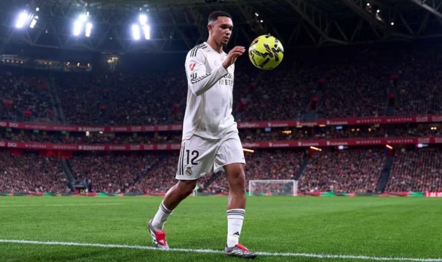 阿斯：皇马高度信任阿诺德，阿韦洛亚和他谈话是传达支持